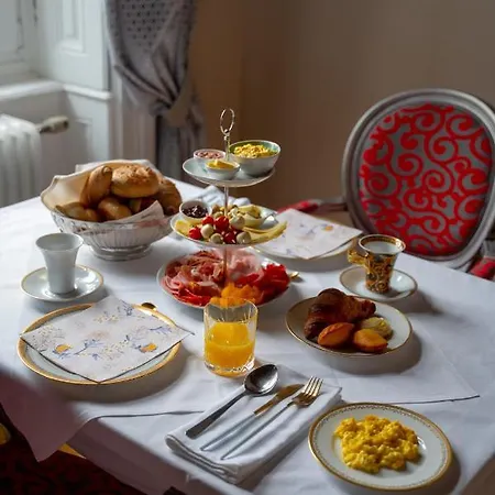 Palais Kneissl Bed & Breakfast Burgau