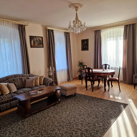 Bed & Breakfast Palais Kneissl *