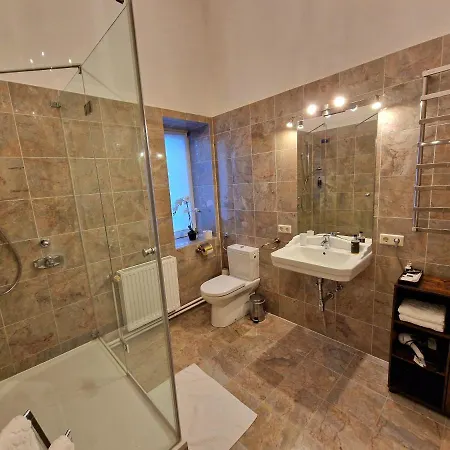 Palais Kneissl Bed & Breakfast Burgau