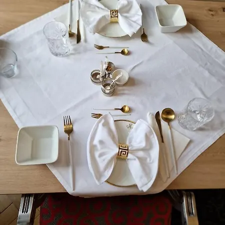 Bed & Breakfast Palais Kneissl