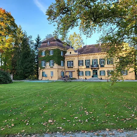 Frühstückspension Palais Kneissl 4*