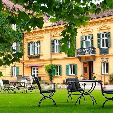 Frühstückspension Palais Kneissl