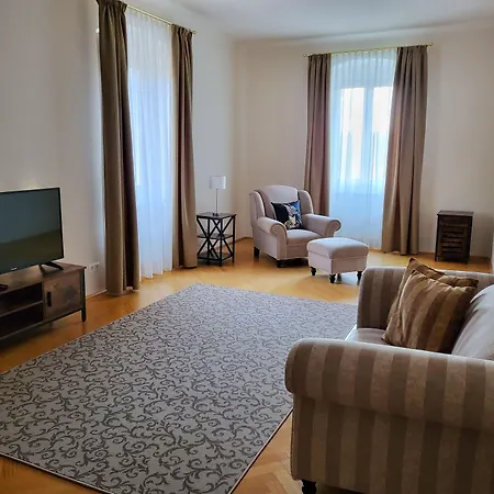 Palais Kneissl Frühstückspension 4*