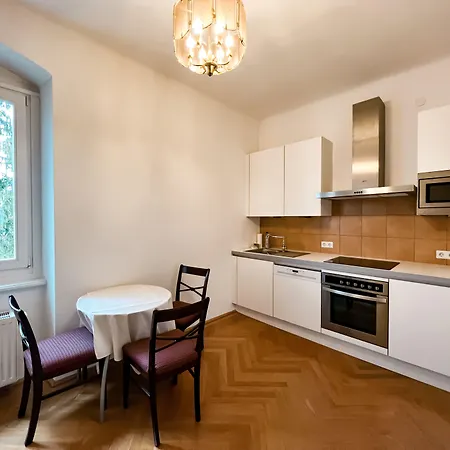 Frühstückspension Palais Kneissl 4*