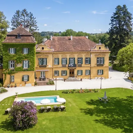 Frühstückspension Palais Kneissl