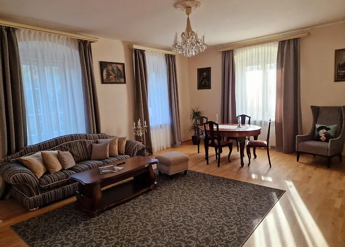 Bed & Breakfast Palais Kneissl 4*