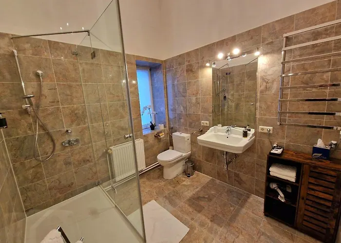 Palais Kneissl Bed & Breakfast Burgau