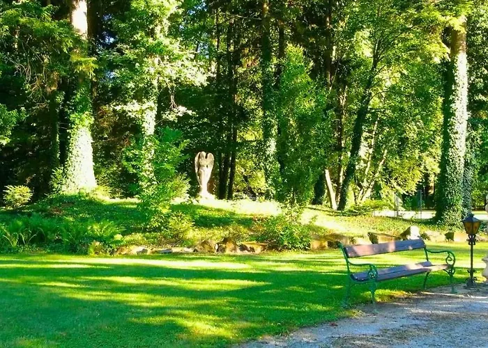 Bed & Breakfast Palais Kneissl 4*